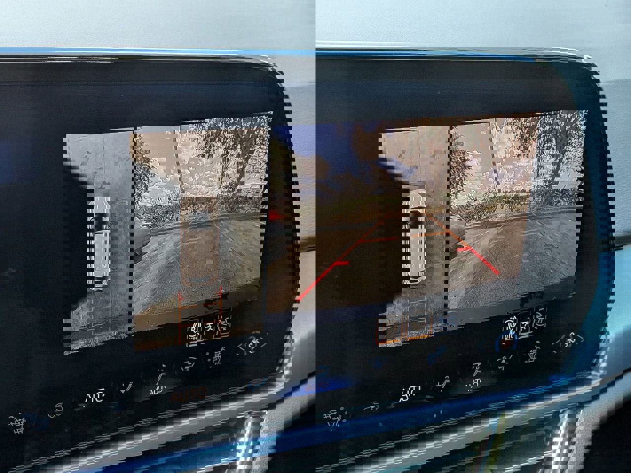 New 2026 Chevrolet Equinox EV LT image 16