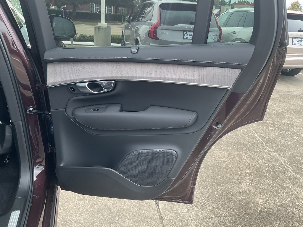 New 2027 Volvo XC90 B6 Ultra AWD/4WD image 16