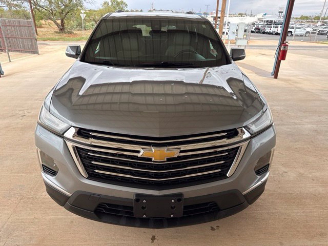 Used 2023 Chevrolet Traverse LT FWD image 2