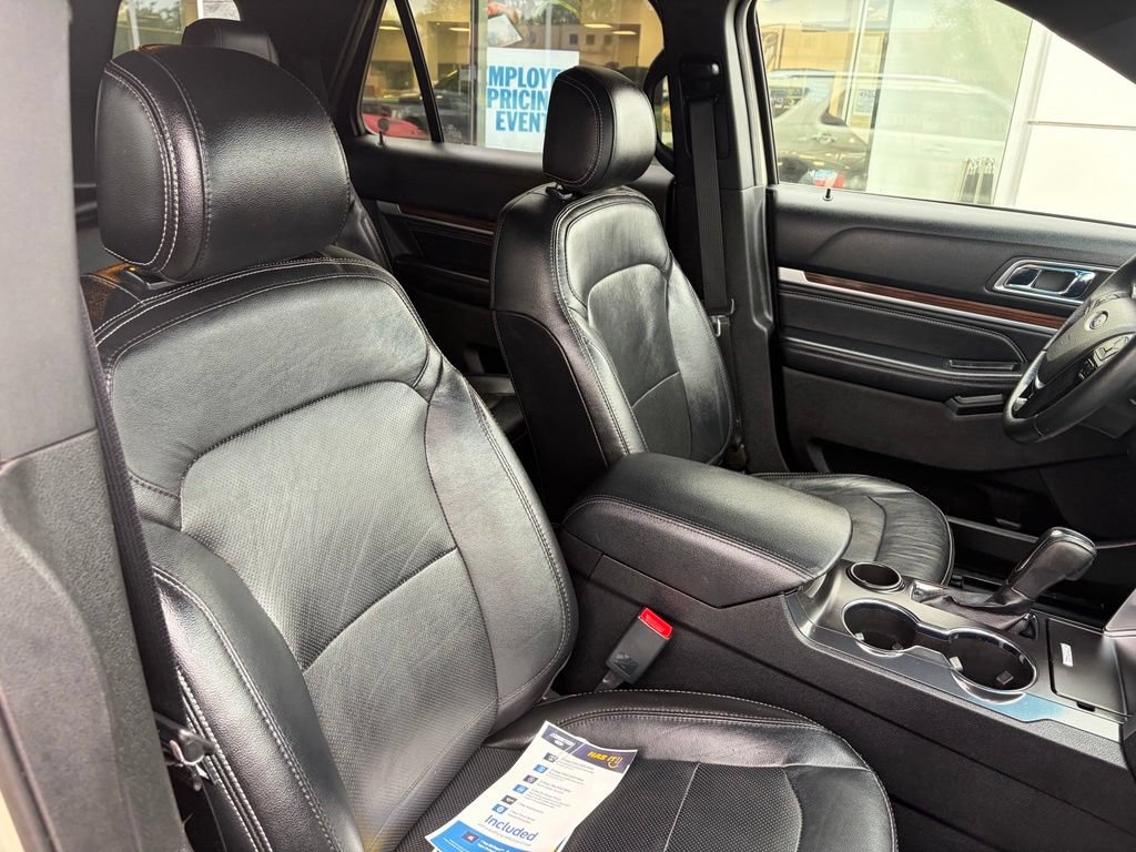 Used 2017 Ford Explorer Limited FWD image 29