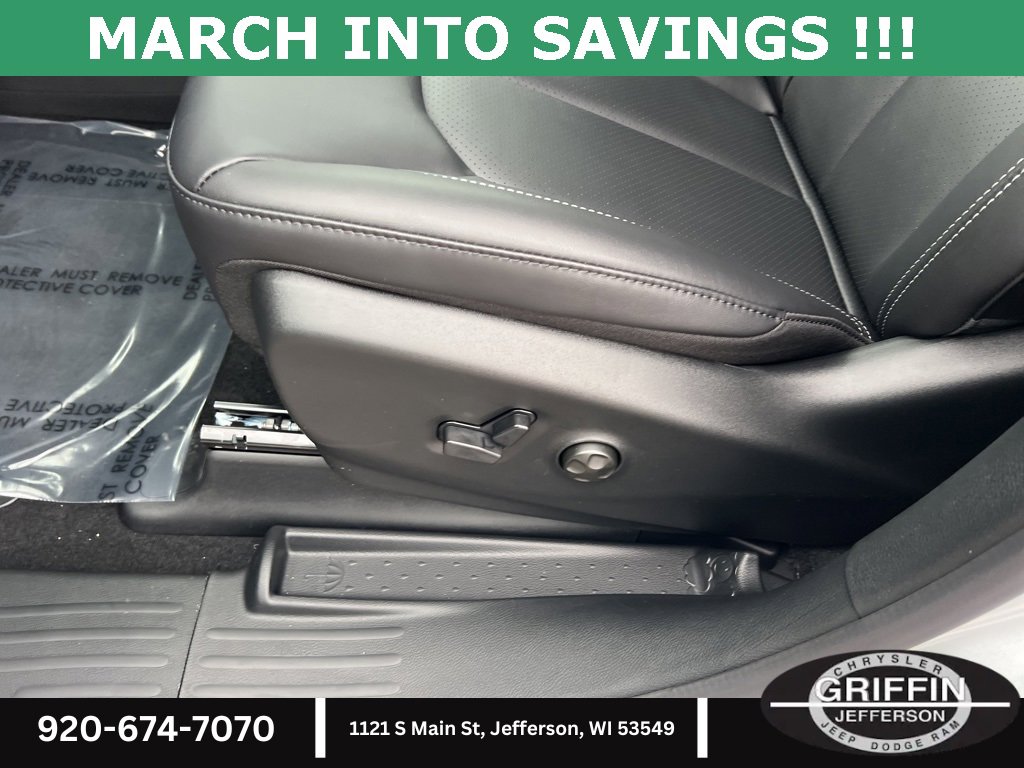 New 2026 Chrysler Pacifica Select image 20