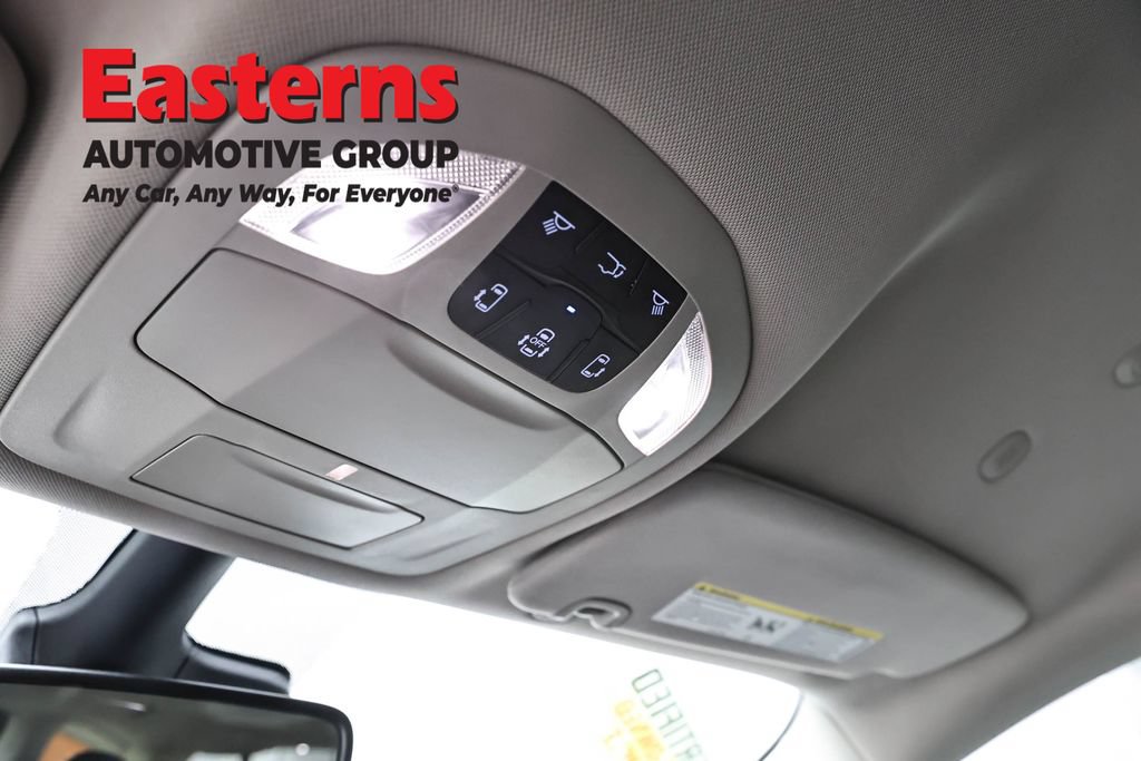 Used 2023 Chrysler Voyager LX FWD image 21