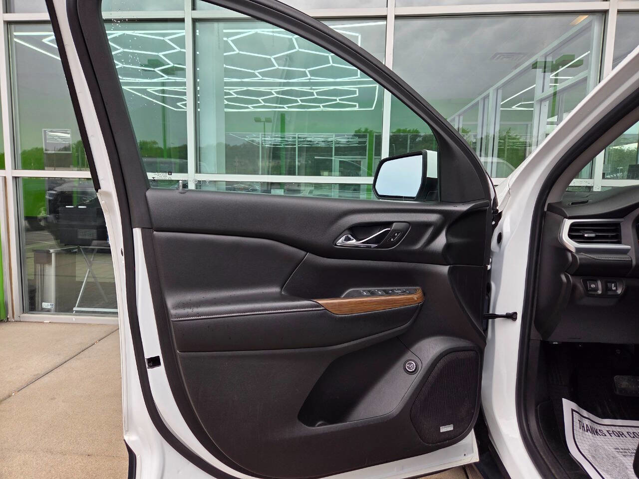 Used 2018 GMC Acadia SLE w/ LPO, Floor Liner Package image 45