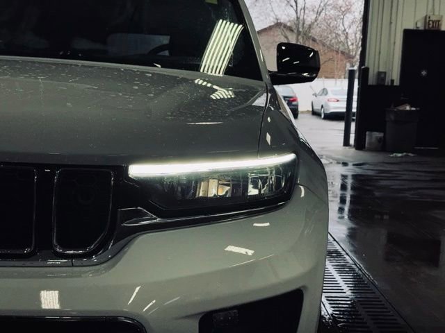 Used 2023 Jeep Grand Cherokee Overland w/ Adv Protech Group III image 3