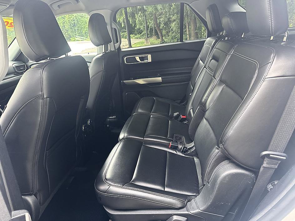 Used 2022 Ford Explorer XLT w/ Equipment Group 202A RWD image 12