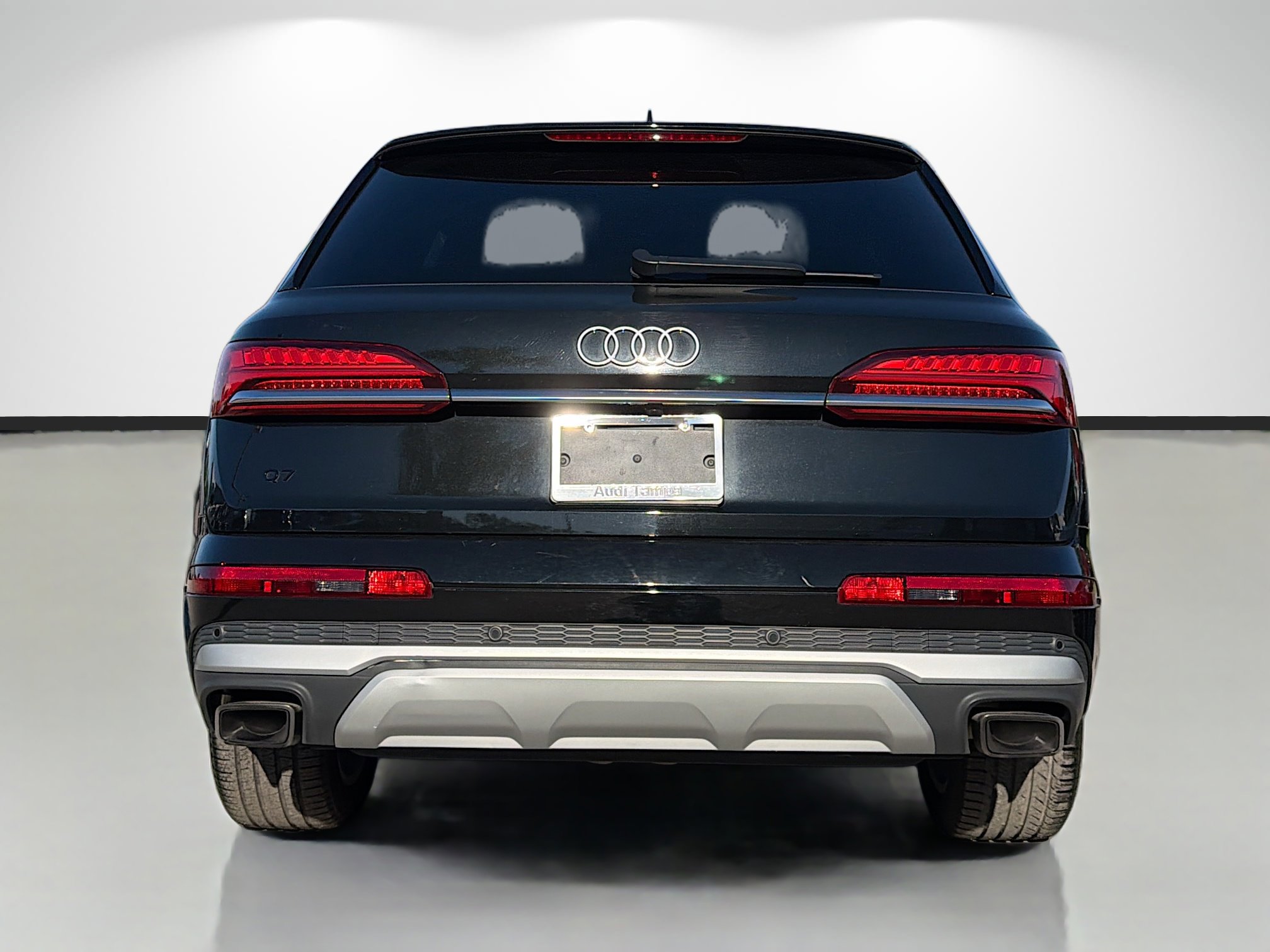 Certified 2025 Audi Q7 3.0T Premium Plus image 4