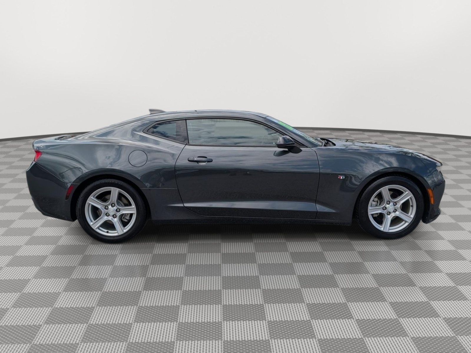 Used 2018 Chevrolet Camaro LS w/ Technology Package RWD image 6