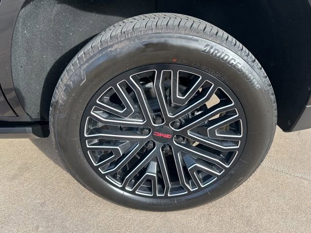 Used 2025 GMC Yukon Denali w/ Denali Reserve Package AWD/4WD image 11