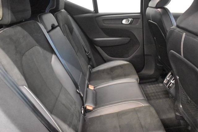 Used 2021 Volvo XC40 T5 R-Design w/ Advanced Package AWD/4WD image 17