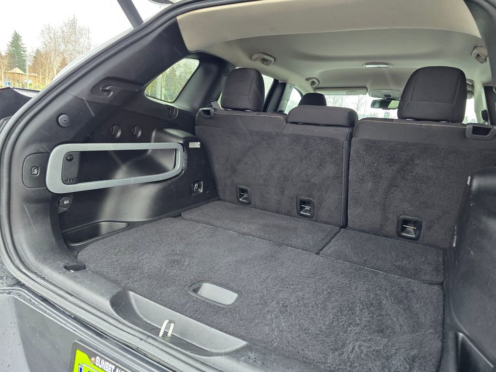 Used 2015 Jeep Cherokee Latitude w/ Comfort/Convenience Group FWD image 19