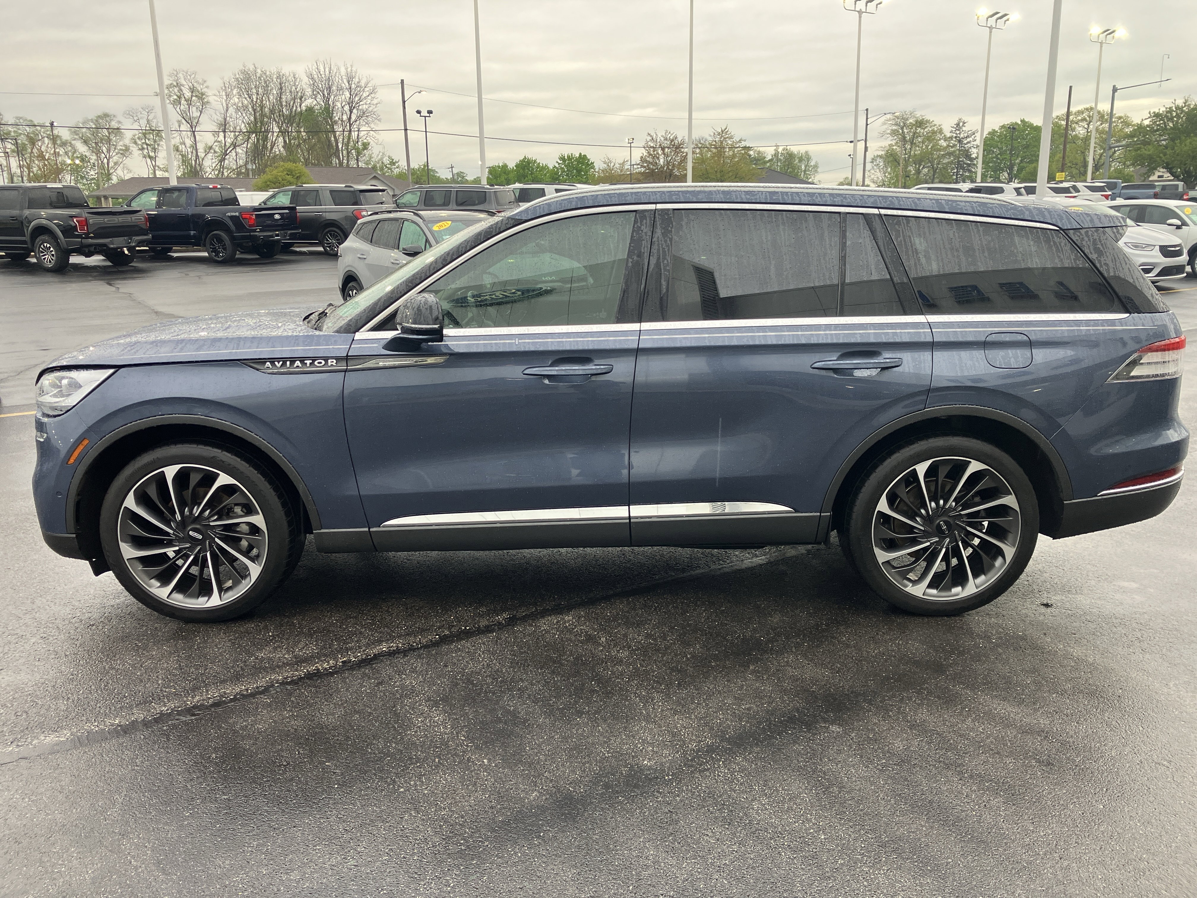Used 2021 Lincoln Aviator Reserve w/ Equipment Group 202A AWD/4WD image 4
