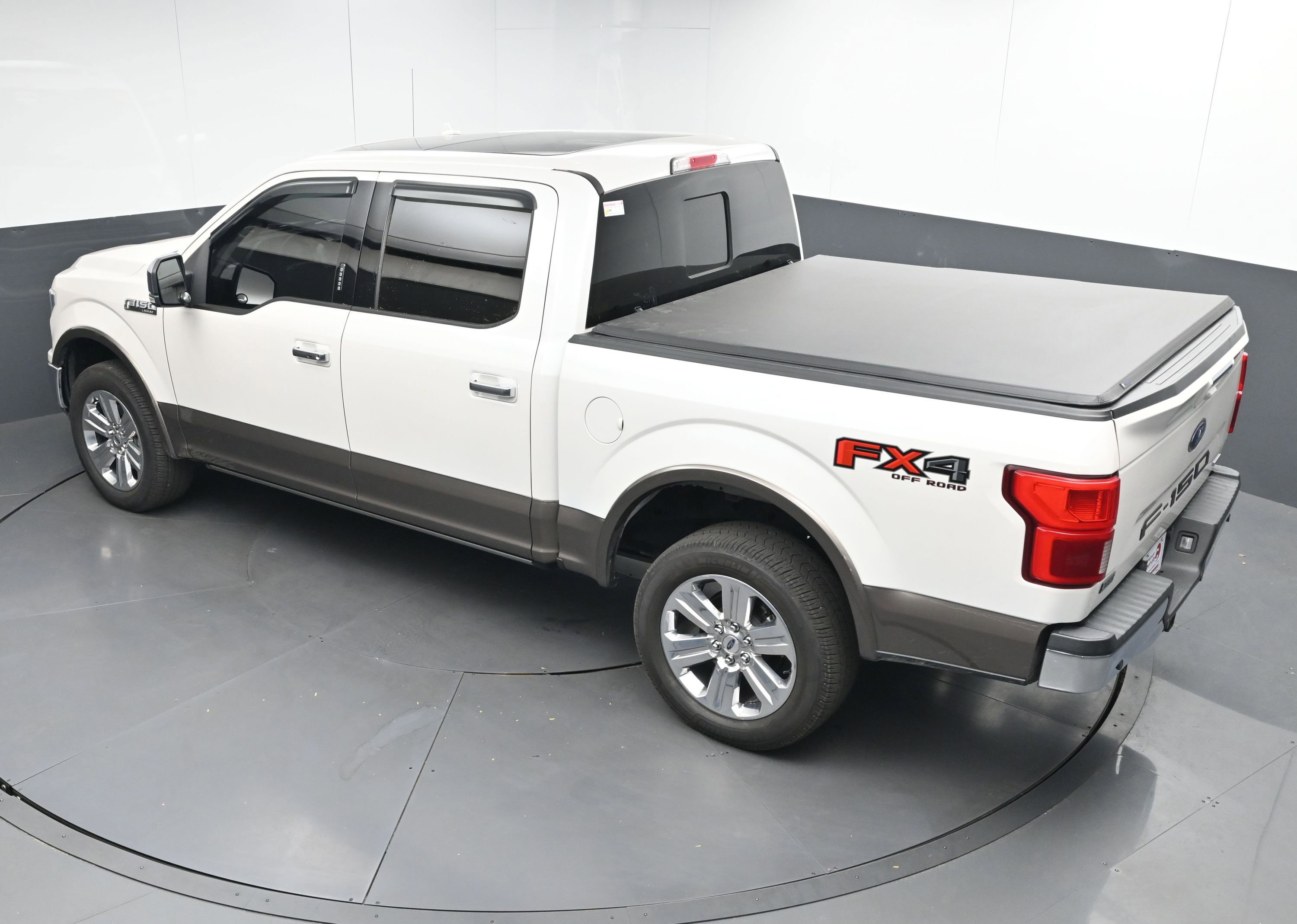 Used 2018 Ford F150 Lariat w/ Equipment Group 502A Luxury image 40
