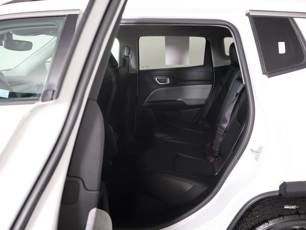 Used 2022 Jeep Compass Latitude AWD/4WD image 29