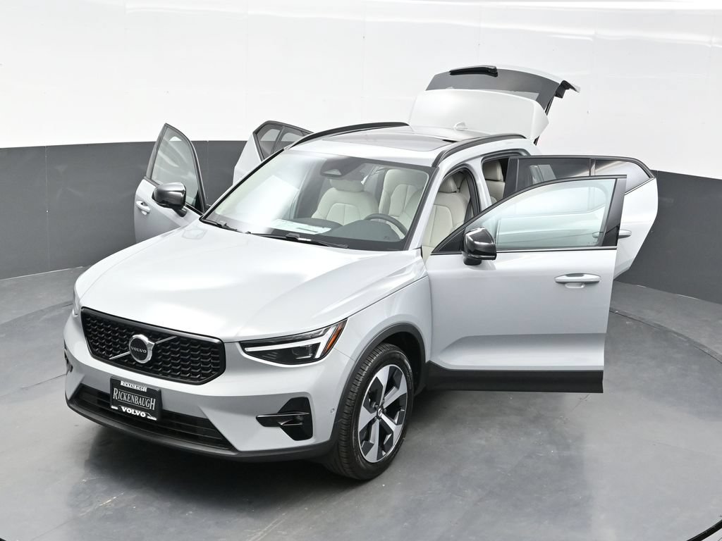 New 2026 Volvo XC40 B5 Plus w/ Protection Package Premier AWD/4WD image 40