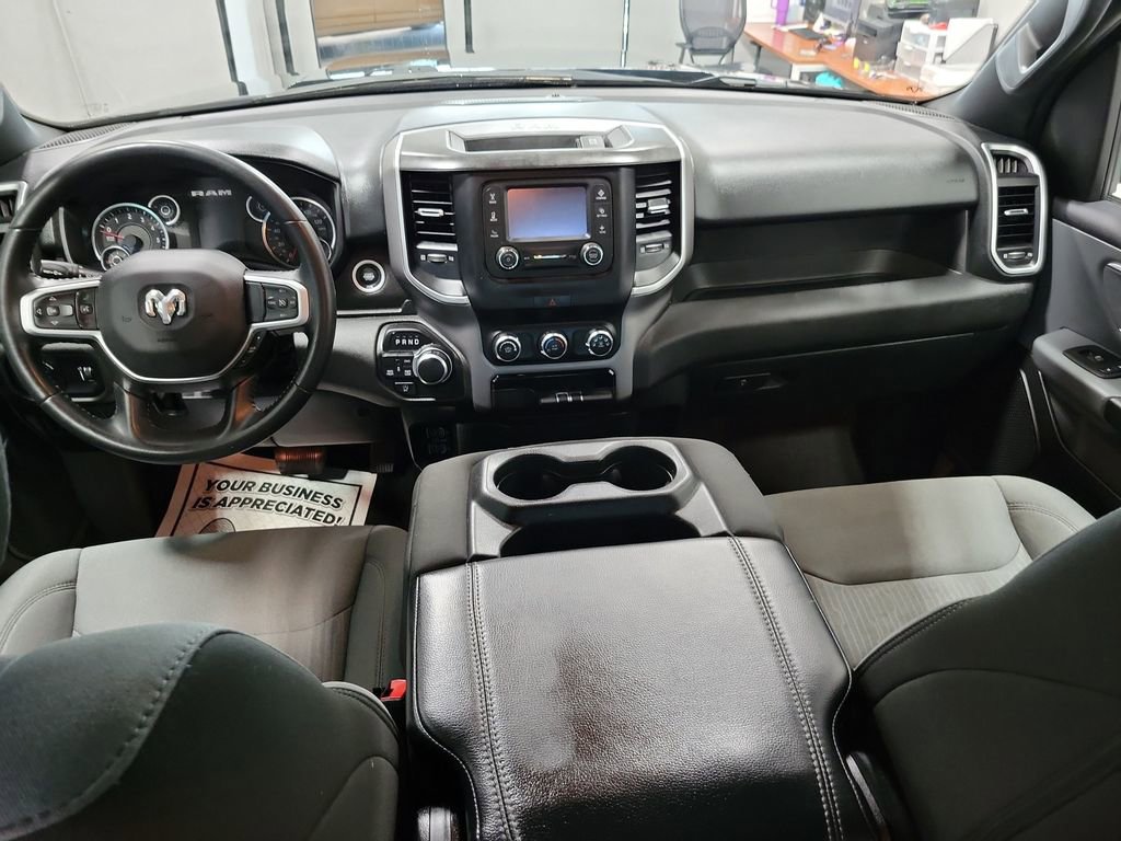 Used 2023 RAM 1500 Big Horn AWD/4WD image 3