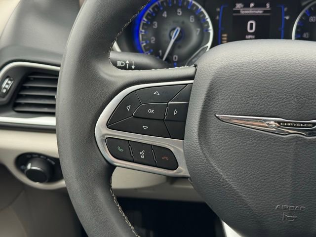 Used 2023 Chrysler Voyager LX image 22