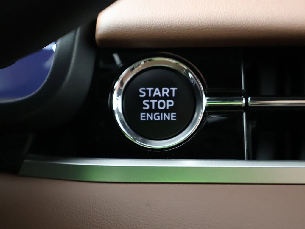 New 2025 Mitsubishi Outlander SEL image 45