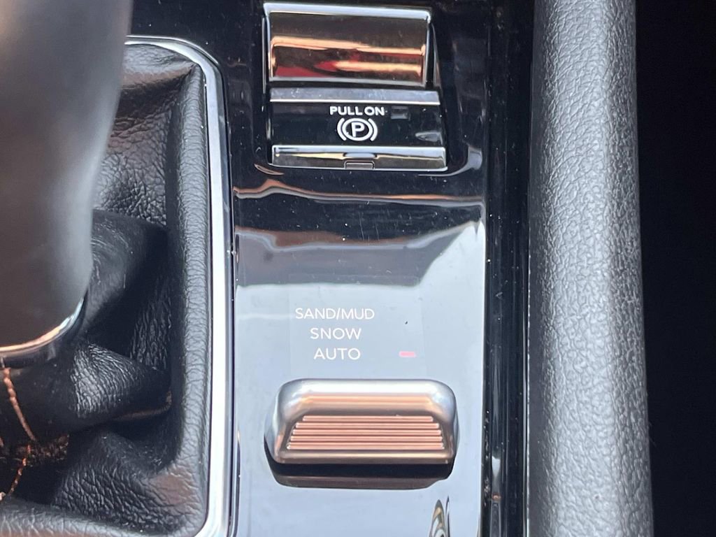 Used 2022 Jeep Compass Limited image 24