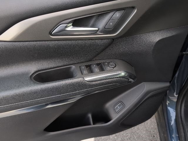 Used 2025 Chevrolet Traverse LT image 18