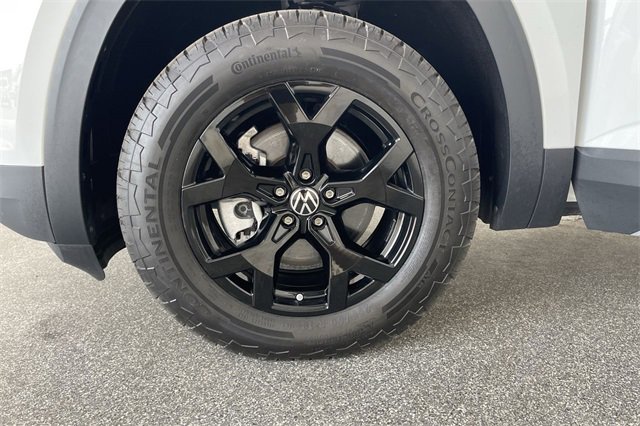 Used 2025 Volkswagen Atlas Peak Edition SE image 48