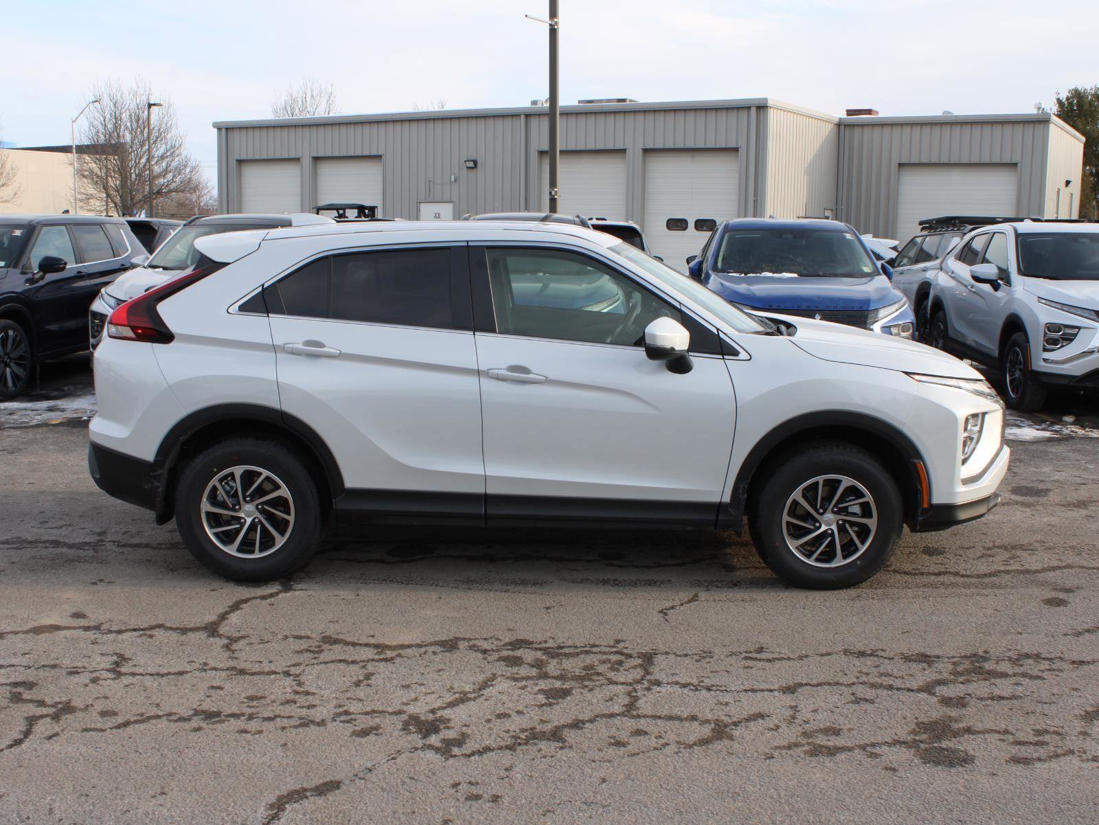 New 2026 Mitsubishi Eclipse Cross ES image 4