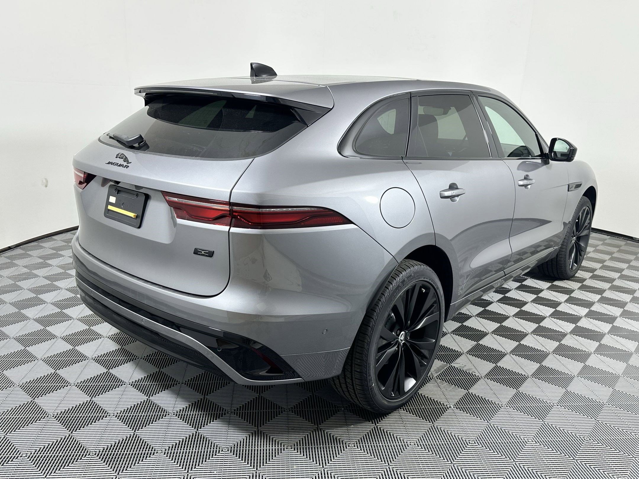 Used 2026 Jaguar F-PACE R-Dynamic S image 7