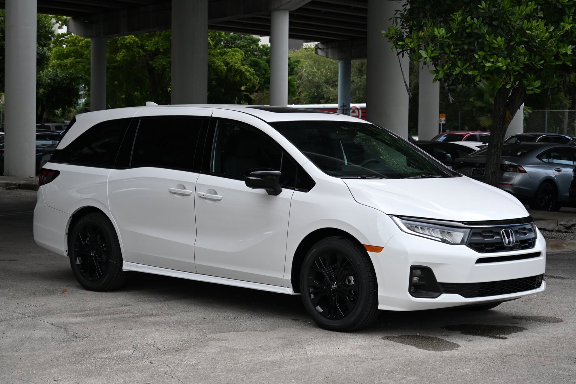 New 2026 Honda Odyssey Sport-L image 3