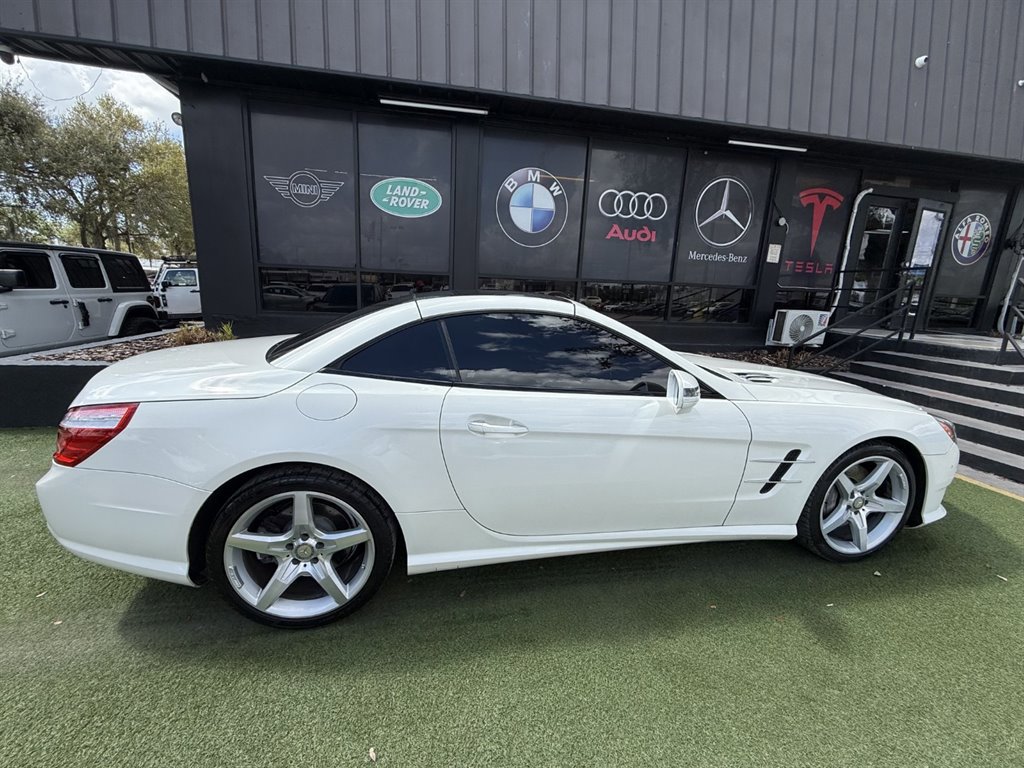 Used 2015 Mercedes-Benz SL 550 w/ Driver Assistance Package image 10