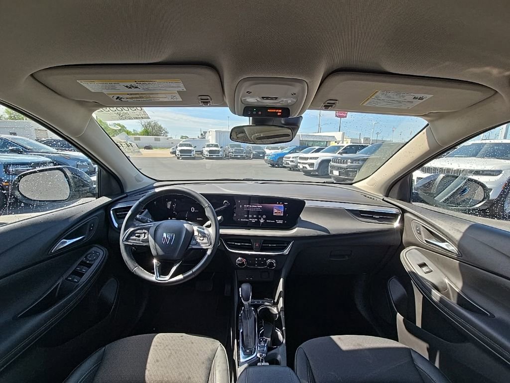 Used 2025 Buick Encore GX Preferred FWD image 2