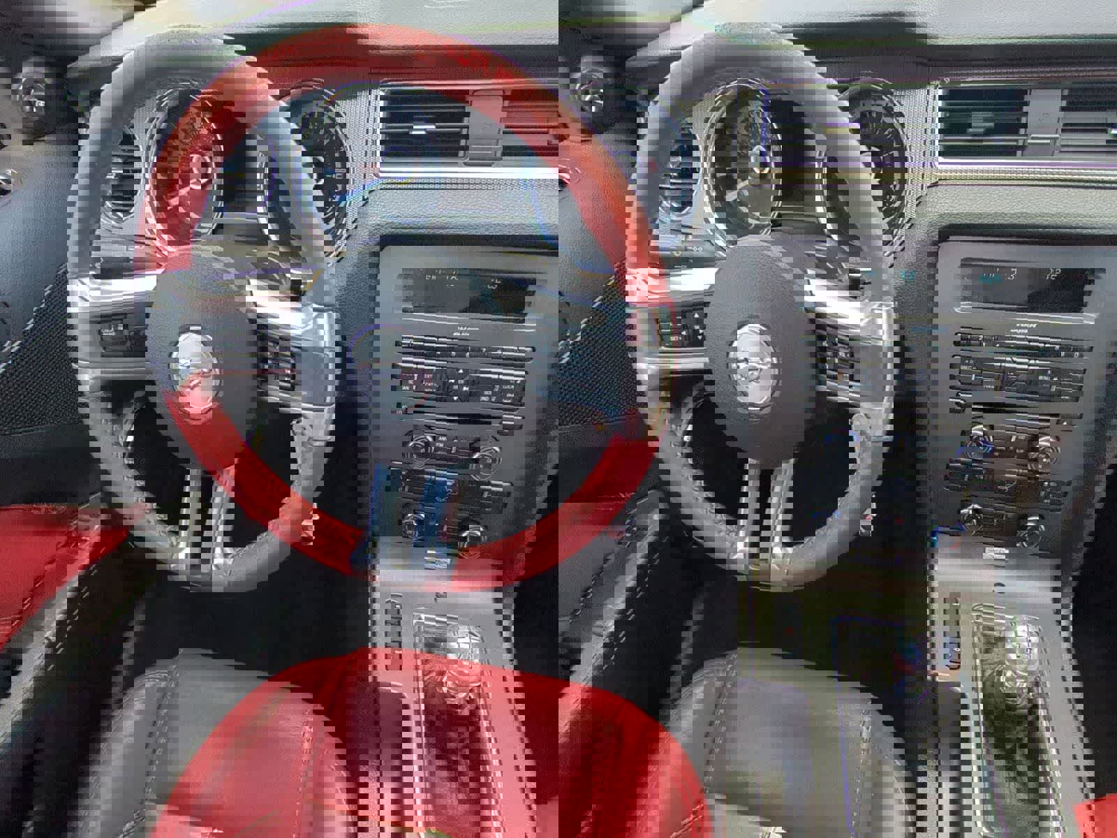 Used 2013 Ford Mustang GT Premium w/ Comfort Pkg image 15