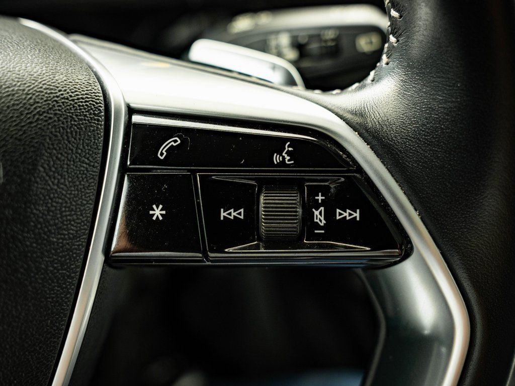 Used 2021 Audi e-tron Premium w/ Convenience Plus Package AWD/4WD image 28