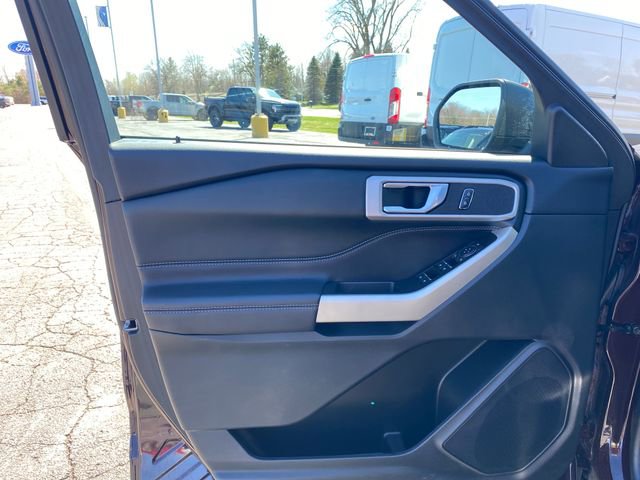 Used 2022 Ford Explorer XLT image 17