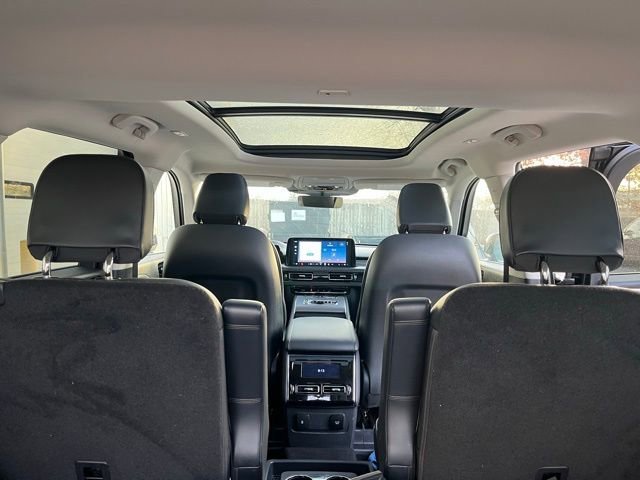 Used 2025 Lincoln Aviator AWD image 27