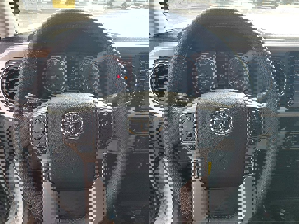 Used 2022 Toyota Tacoma SR5 image 10