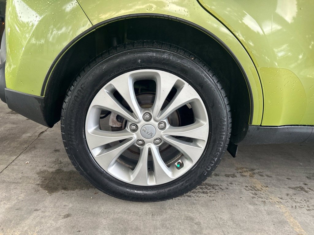 Used 2014 Kia Soul + FWD image 16