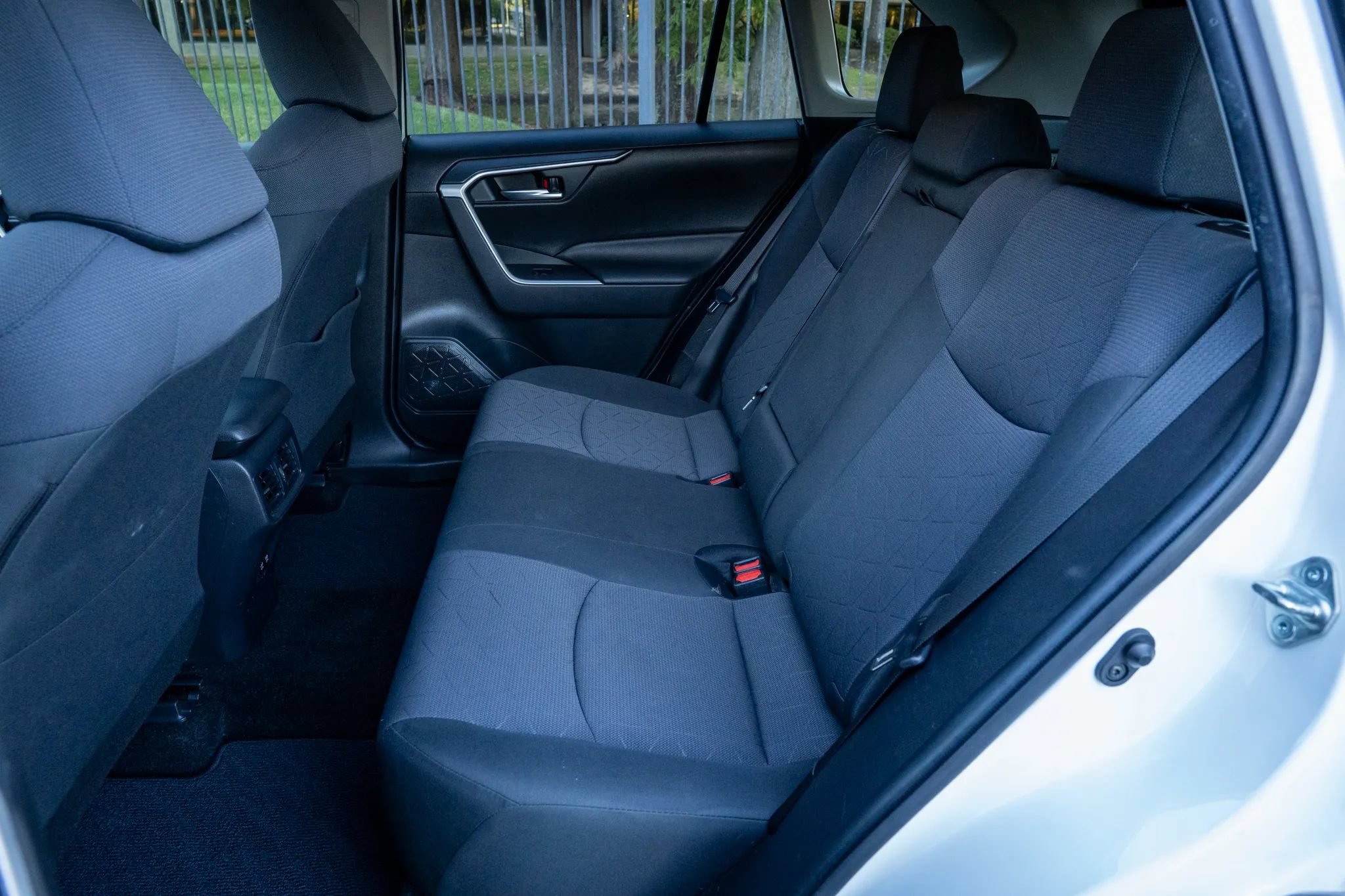 Used 2020 Toyota RAV4 XLE FWD image 12