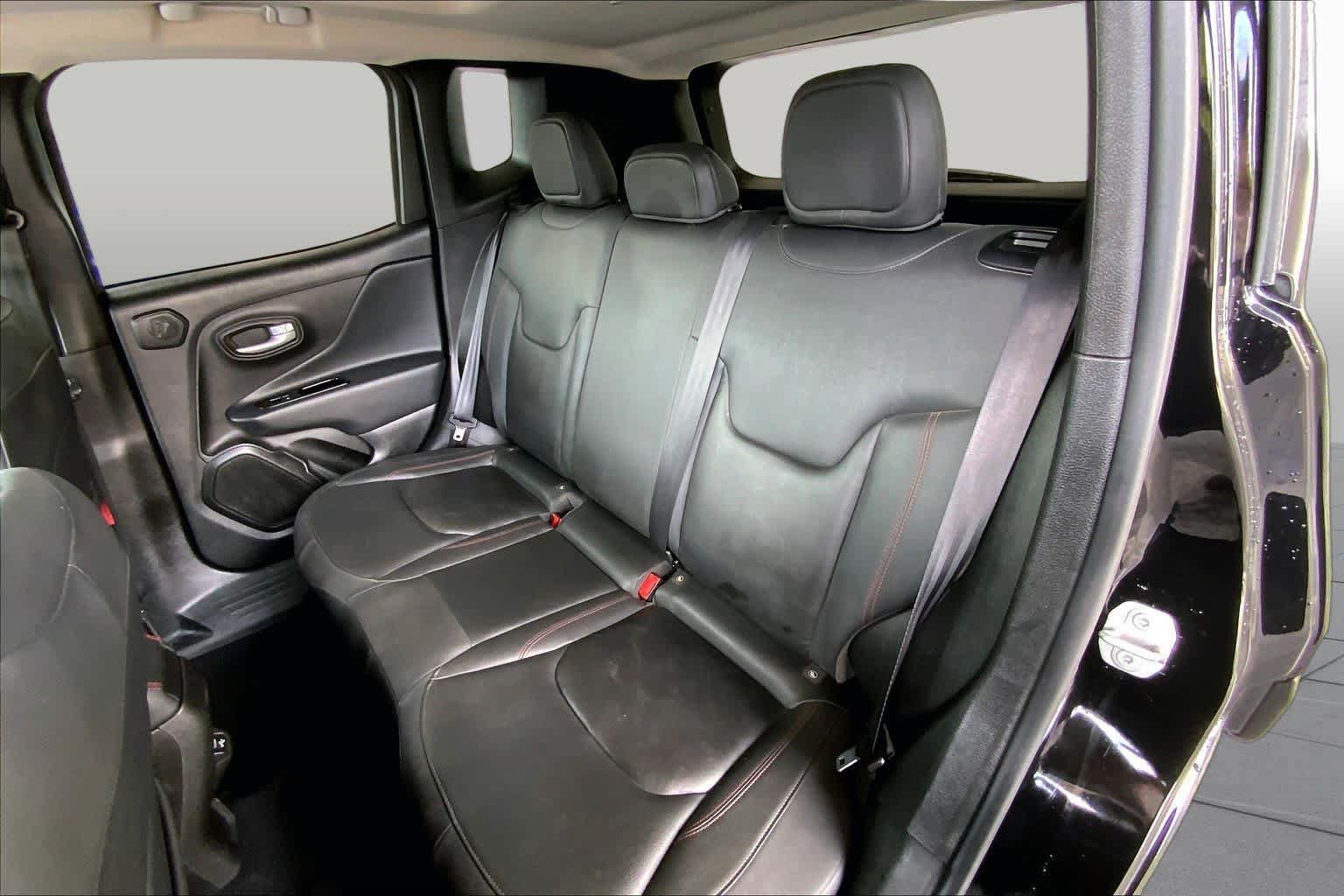 Used 2023 Jeep Renegade Trailhawk w/ Sun/Sound Group AWD/4WD image 21