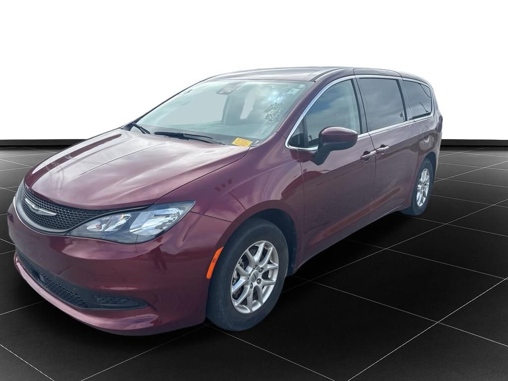 Used 2023 Chrysler Voyager LX image 7