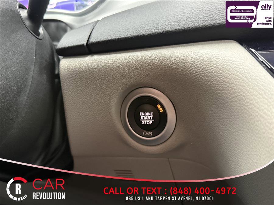 Used 2024 Chrysler Pacifica Touring-L FWD image 21