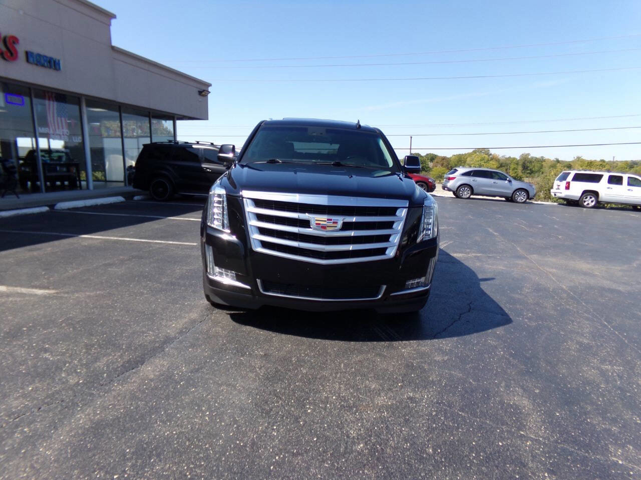 Used 2019 Cadillac Escalade Luxury image 4