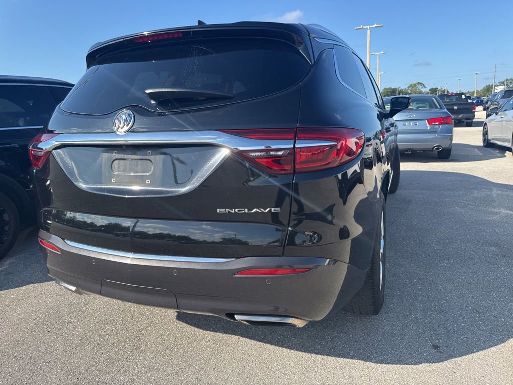 Used 2019 Buick Enclave Premium w/ Experience Buick Package FWD image 4