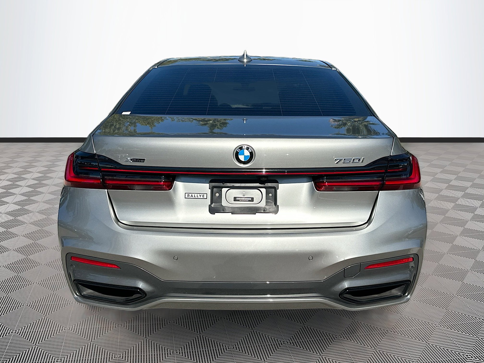 Used 2022 BMW 750i xDrive w/ Executive Package image 6