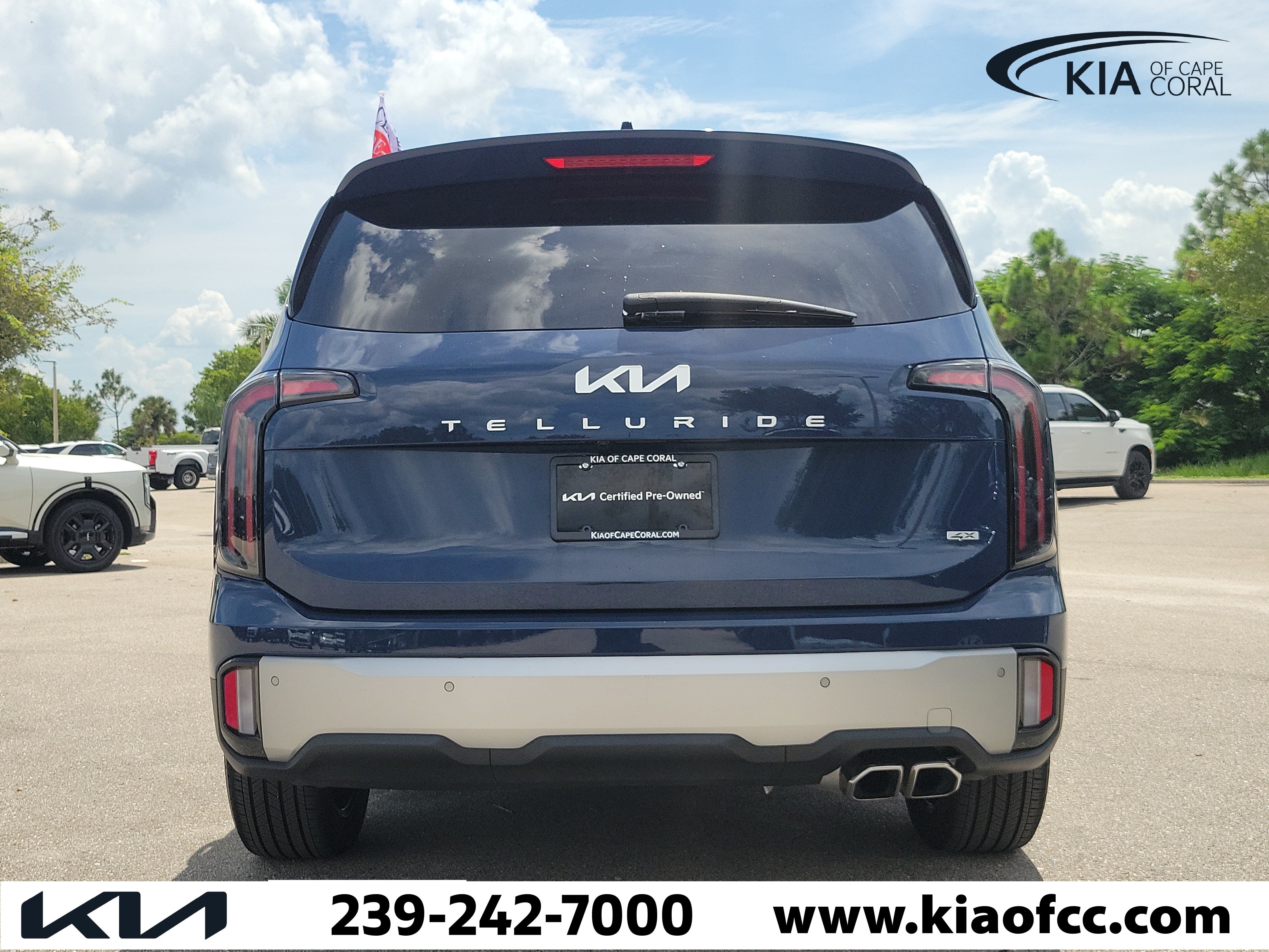 Certified 2023 Kia Telluride EX w/ EX Captain's Chair Package AWD/4WD image 5