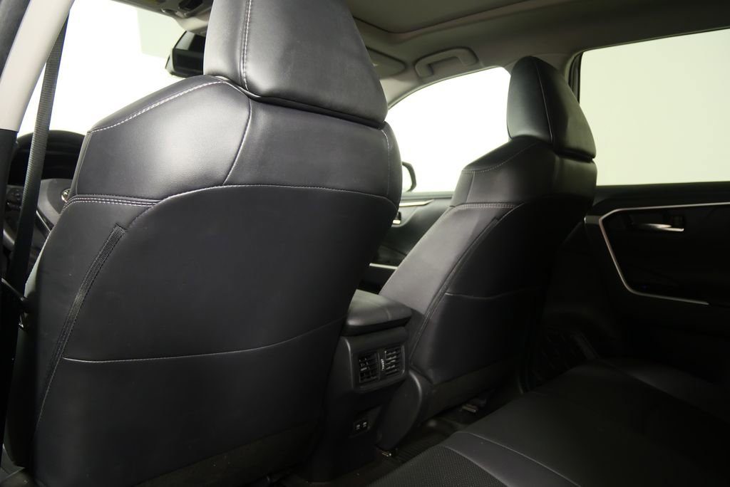 Used 2021 Toyota RAV4 Limited image 12
