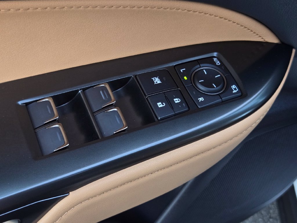 Used 2025 Lexus NX 350h AWD w/ Accessory Package (2T) image 13