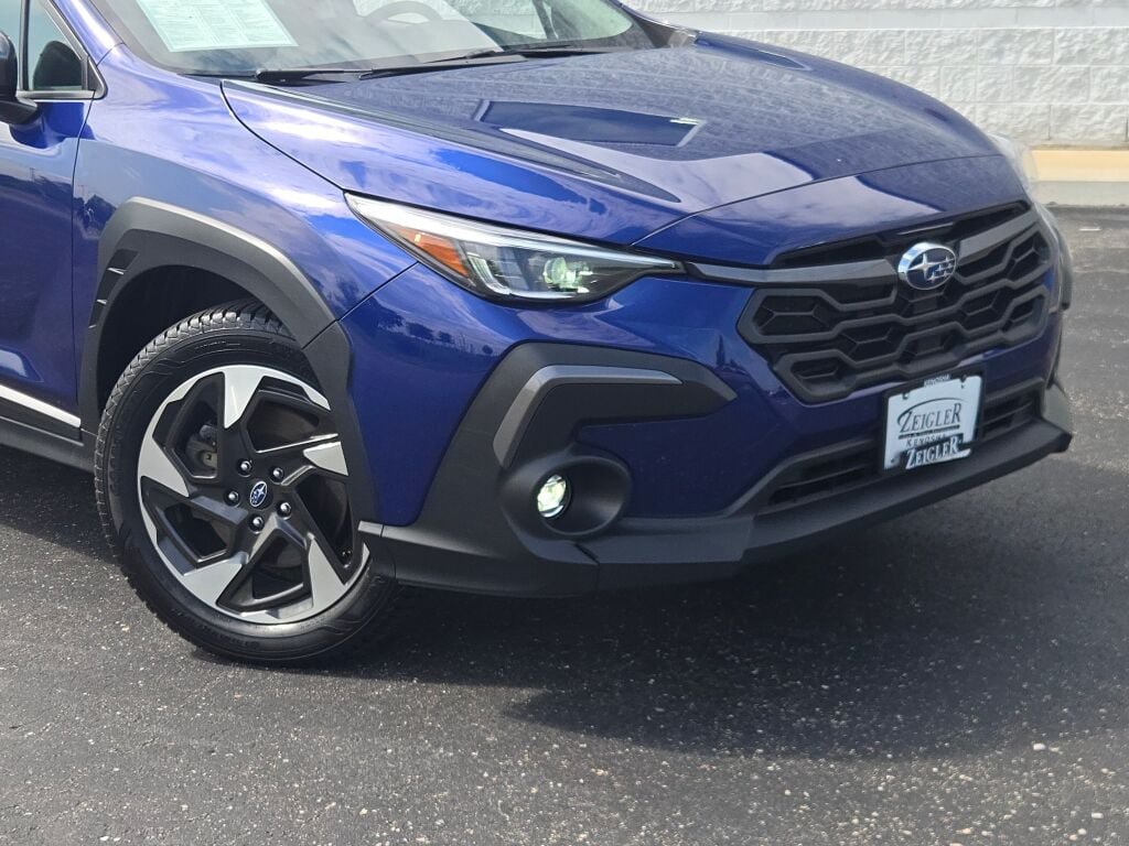Used 2024 Subaru Crosstrek 2.5i Limited w/ Crosstrek Mirror Package AWD/4WD image 2