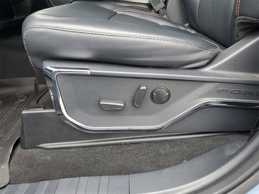 Used 2023 Ford F350 Lariat image 16