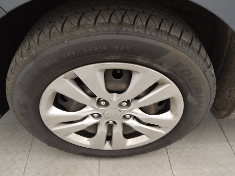 Used 2020 Kia Soul LX FWD image 31