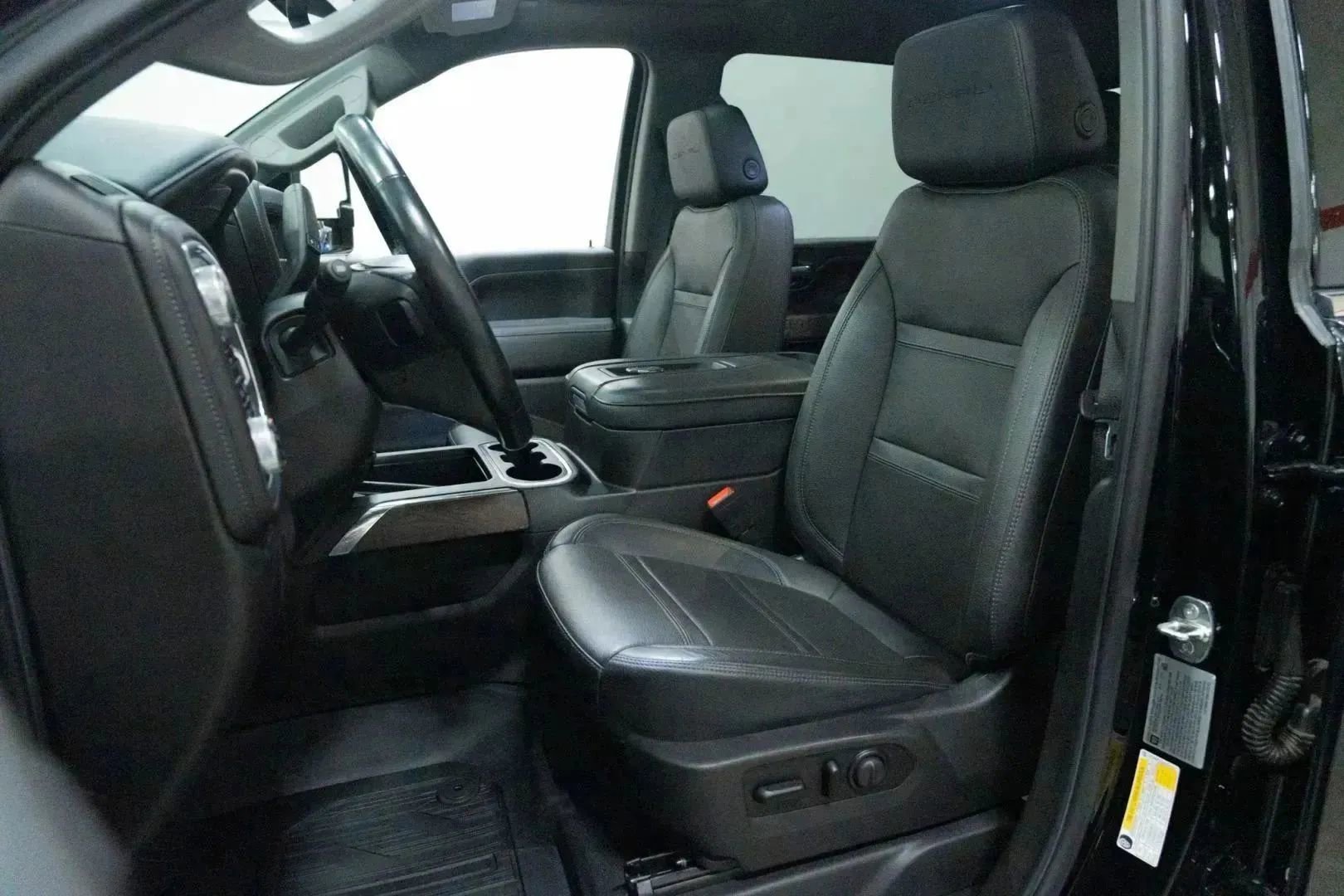 Used 2022 GMC Sierra 2500 Denali w/ Denali Ultimate Package image 24