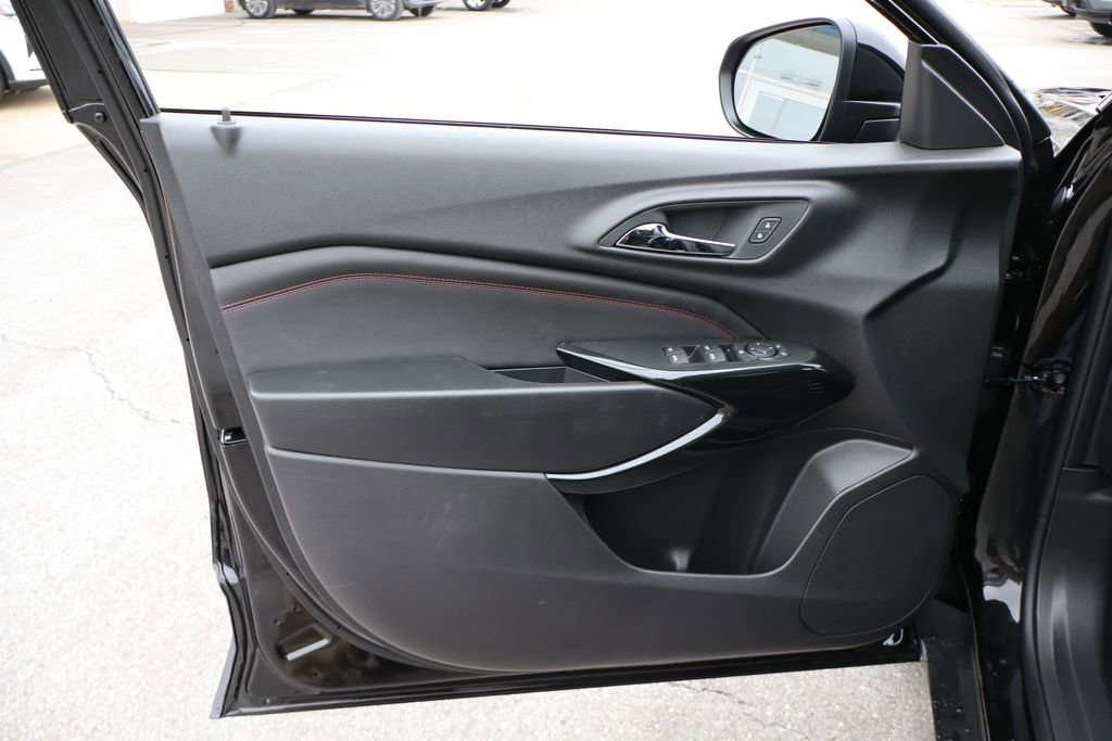 New 2026 Chevrolet Trax RS w/ Driver Confidence Package image 7